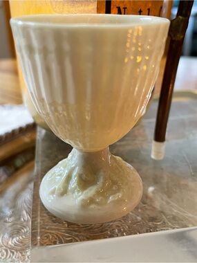 Belleek Cream Glazed perfect fine porcelain Egg Cup with Textured Pedestal VTG